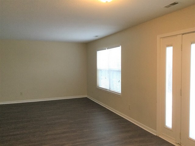Building Photo - 628 Treyburn Lakes Way
