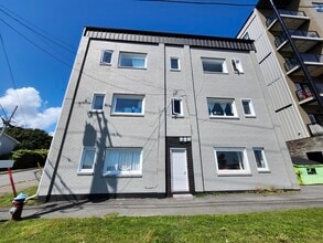 Building Photo - 210 Canterbury St