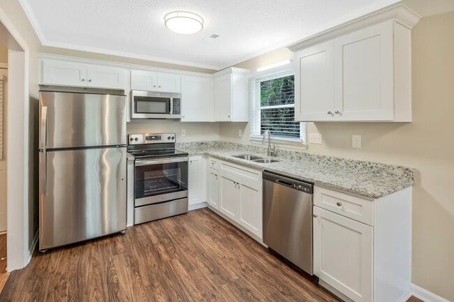 Building Photo - 7113 Thatcher Ct