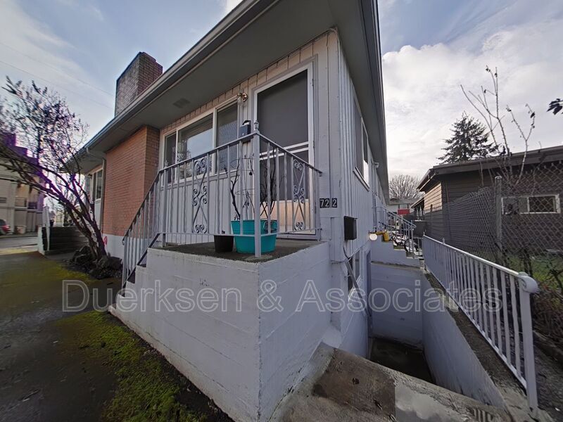 Primary Photo - 722 NW 27th St
