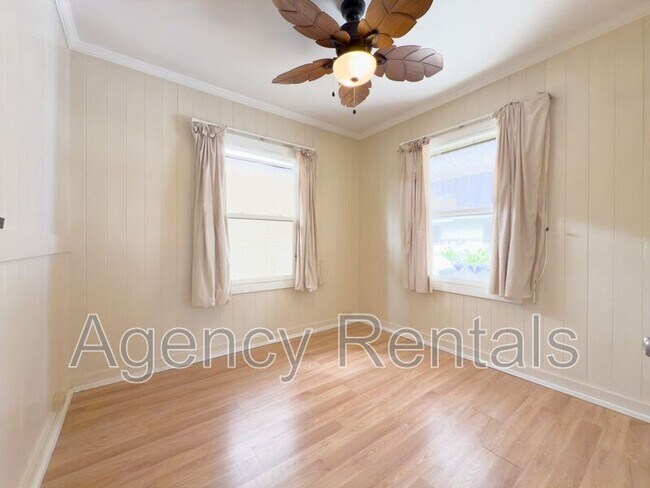 Foto del edificio - 839A McCully St
