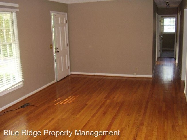 Building Photo - 604 Midview Pl
