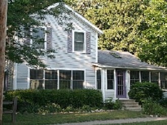 Building Photo - 712 Lake St