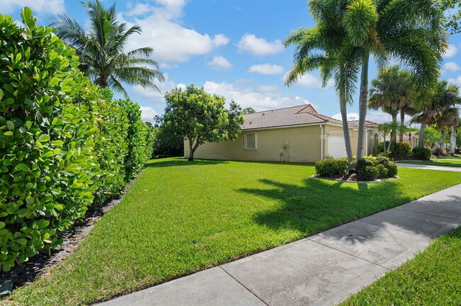 Building Photo - 6980 SE Twin Oaks Cir