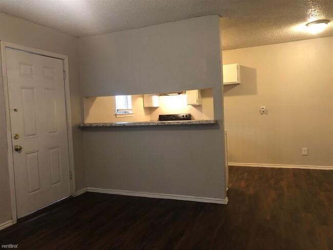 Building Photo - 1051 Gillette Blvd