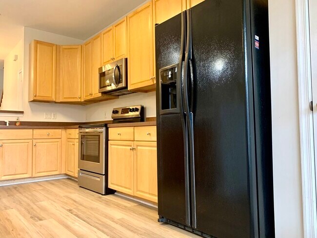 Foto del edificio - BEAUTIFUL 3 BED/2.5 BATH CONDO, SPACIOUS &...