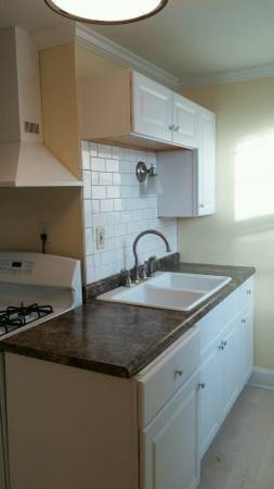 Building Photo - 717 Pearson Street