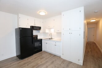 Building Photo - The Grove Apartments