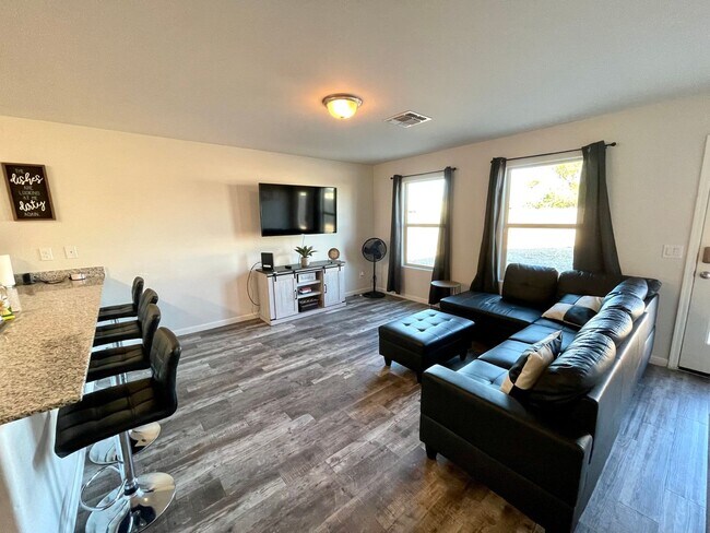 Building Photo - New 4 Bedroom Home in Bullhead City! AVAILABLE FURNISHED OR UNFURNISHED!
