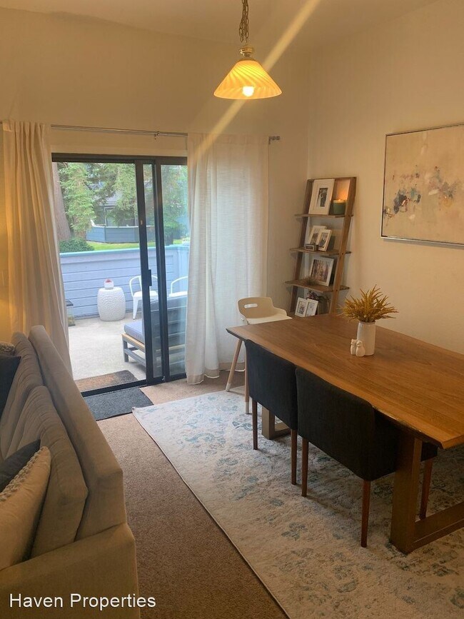 Foto del edificio - 2 br, 1.5 bath House - 2221 King Court #23