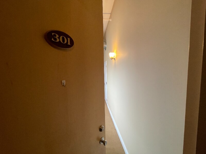 11 Fremont St Unit 301, Gloversville, NY 12078 Room for Rent in