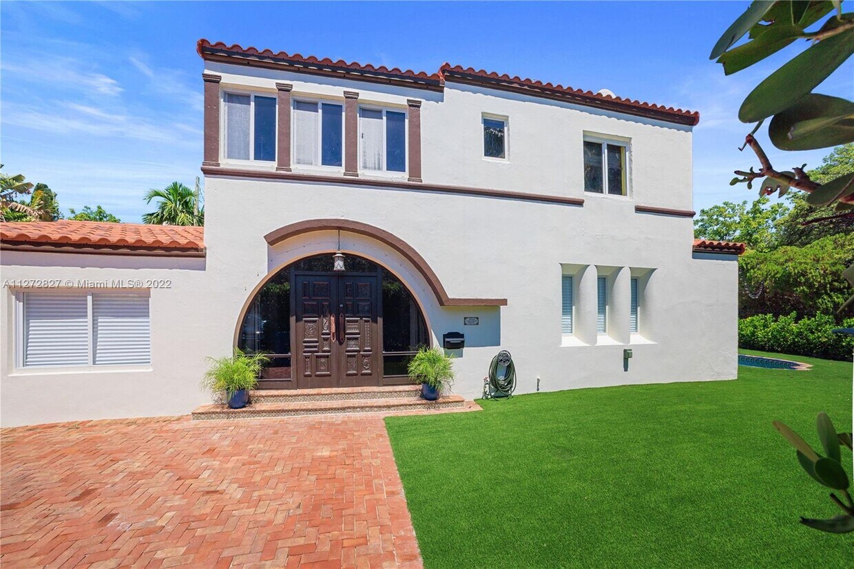 5000 Lakeview Dr, Miami Beach, FL 33140 House for Rent in Miami Beach, FL