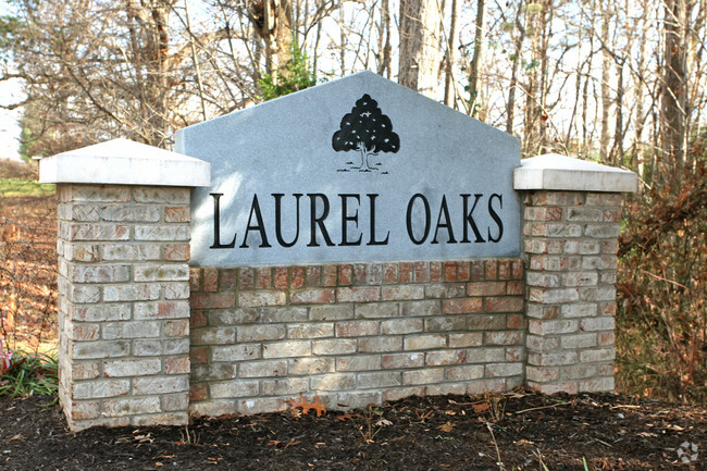 Foto del edificio - Laurel Oaks