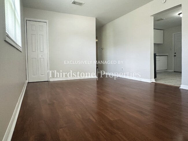 Building Photo - 1173 W 27th St