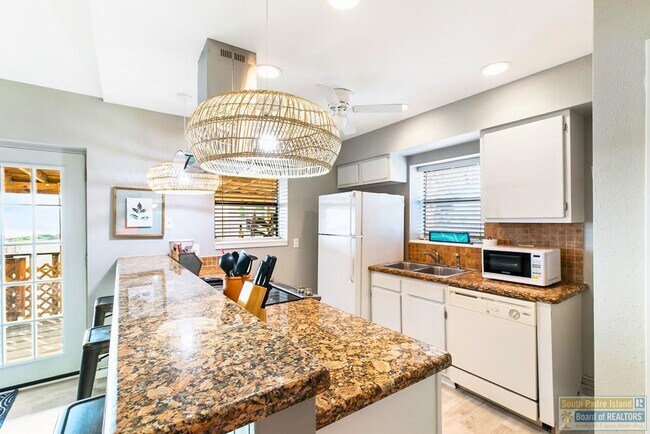 Foto del edificio - 113 W Sunny Isle Dr