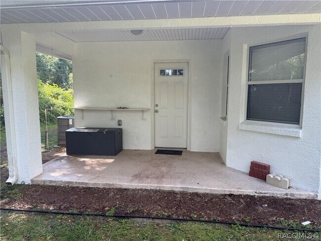 Foto del edificio - 3057 E Catherine Ln