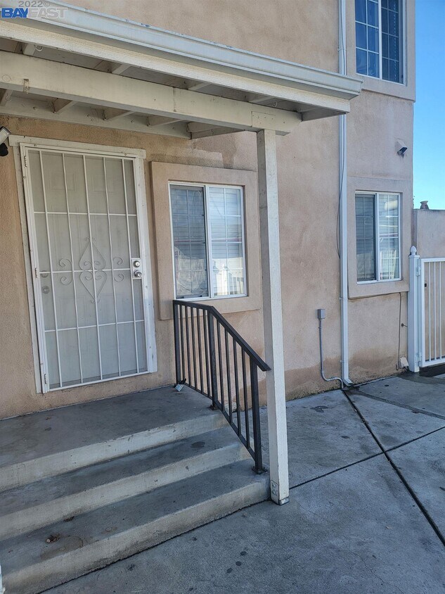 Primary Photo - 2145 Marina Blvd