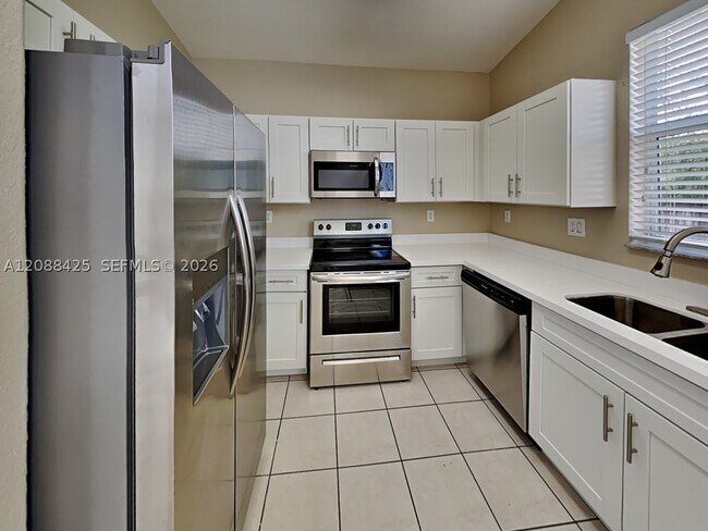 Building Photo - 15551 SW 21st Terrace