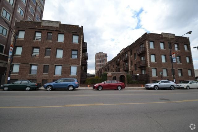Building Photo - 3036 N Halsted St