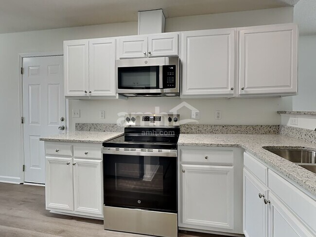 Foto del edificio - 108 Tudor Downs Rd