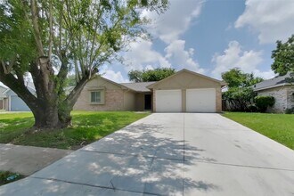 Building Photo - 1391 Tenderden Dr