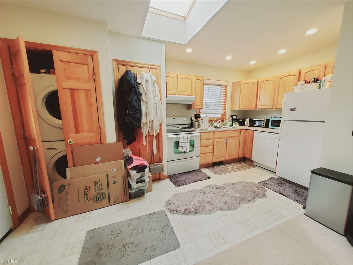 Primary Photo - 1 br, 1 bath Condo - 23 Oak St
