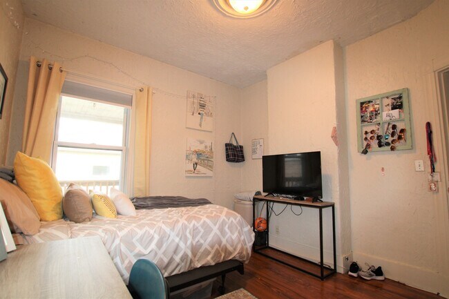 Foto del edificio - 93 Hillside St