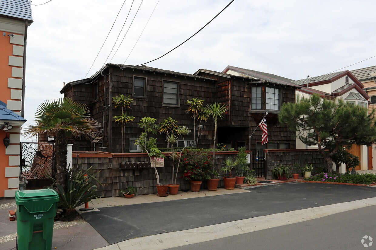 Building Photo - Sea Six