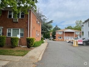 Building Photo - 268 McBride Ave