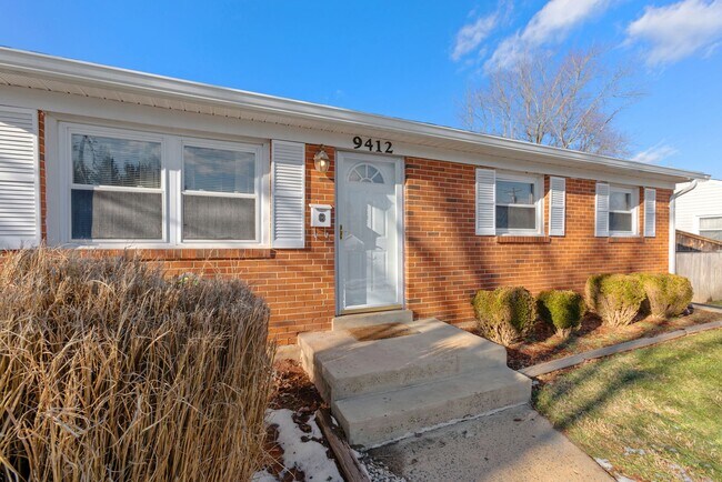 Foto del edificio - 9412 King George Dr