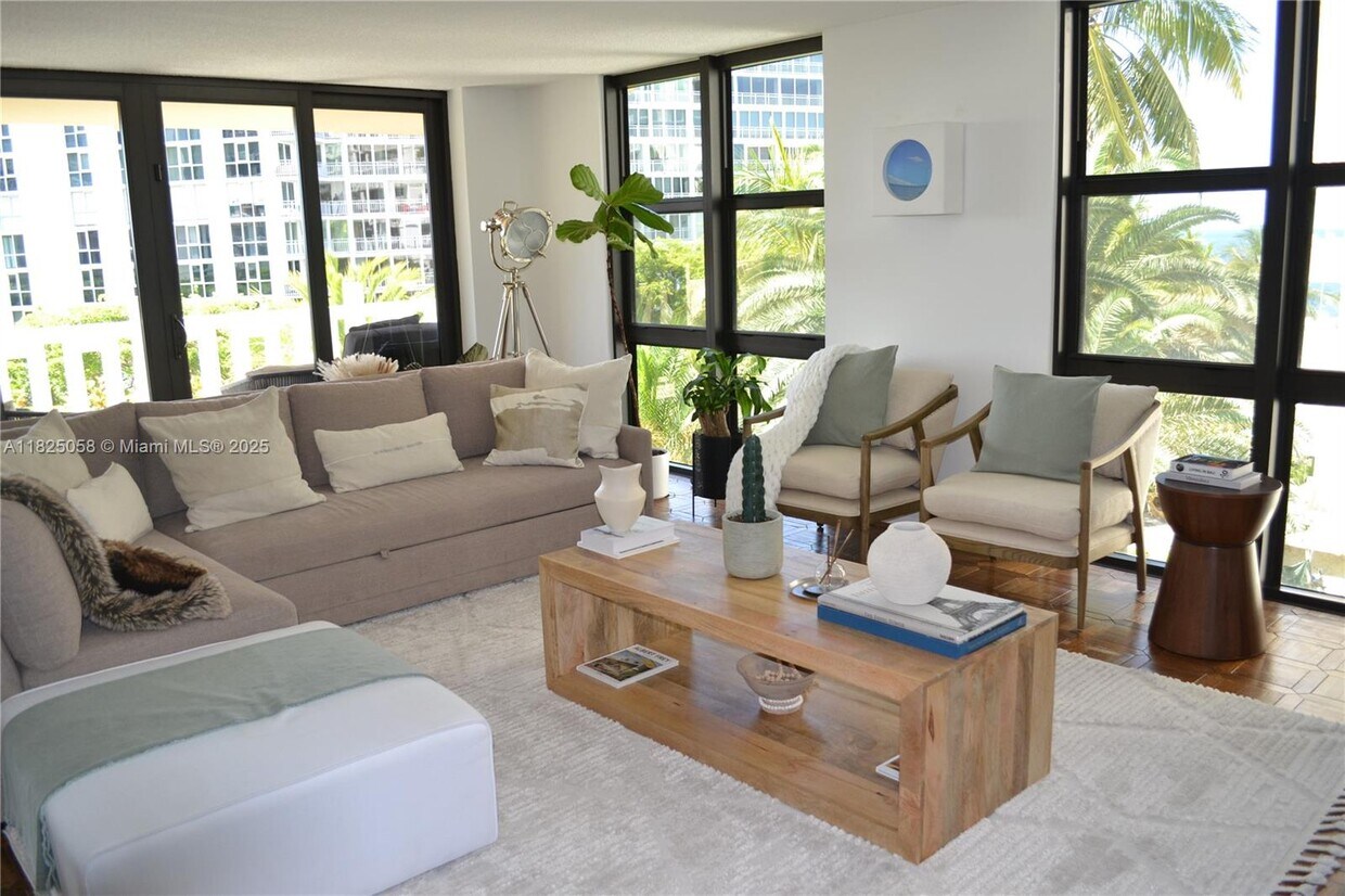 Foto principal - 1111 Crandon Blvd