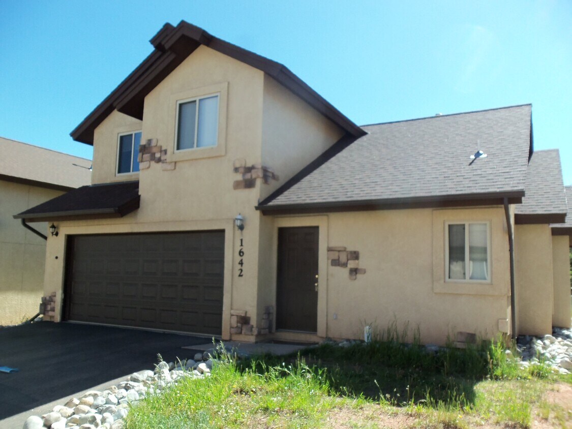 Foto del edificio - 1642 Columbine Village Dr