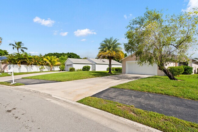 Building Photo - 1209 Pine Sage Cir