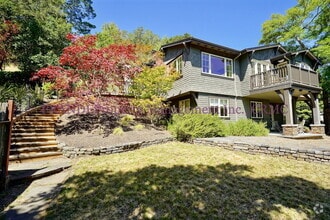 Building Photo - 422 Live Oak Dr