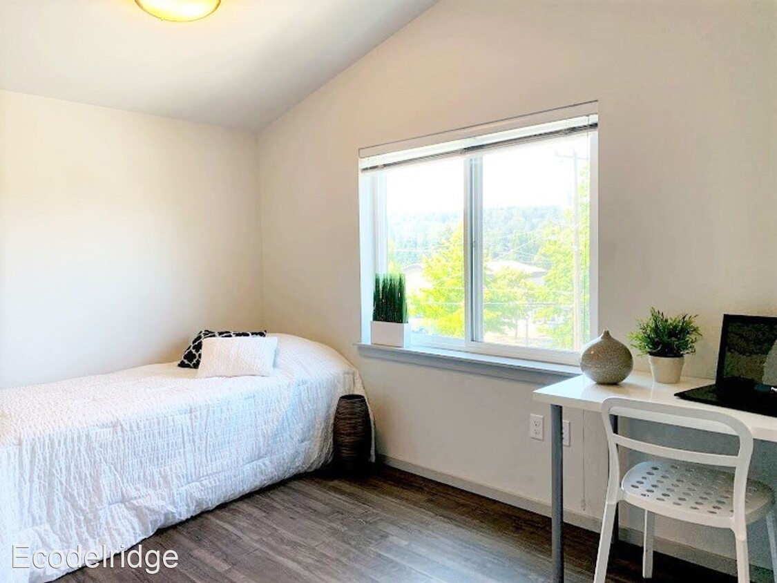 Foto principal - 4548-4548 Delridge Way SW