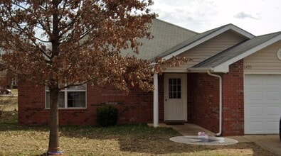 Building Photo - 1423 Crape Myrtle Dr