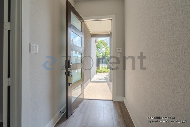 Building Photo - 4614 Redbud St