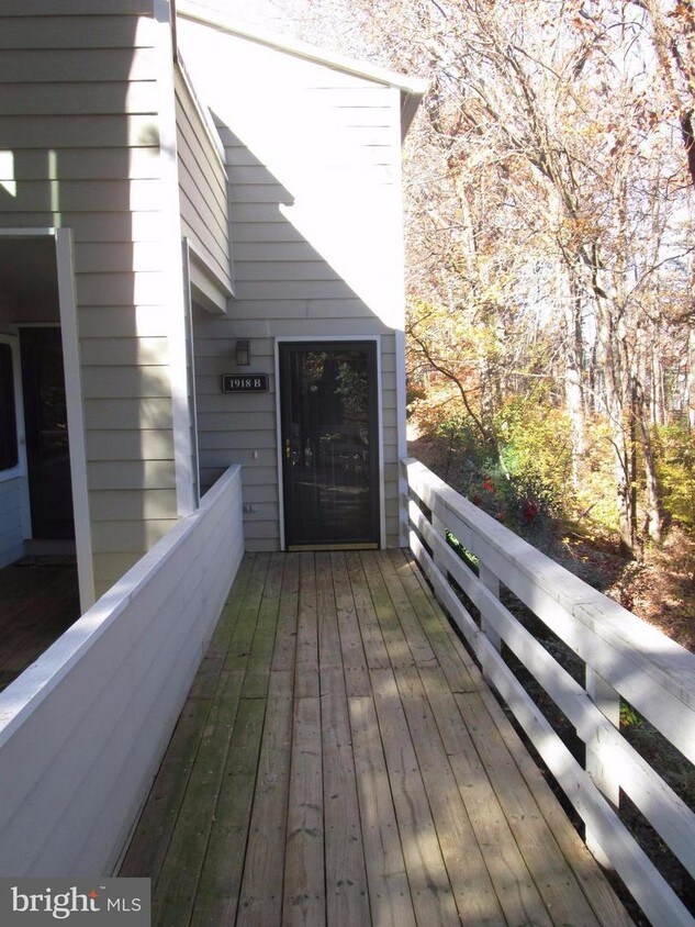 1918 Villaridge Dr Unit B, Reston, VA 20191 Room for Rent in Reston