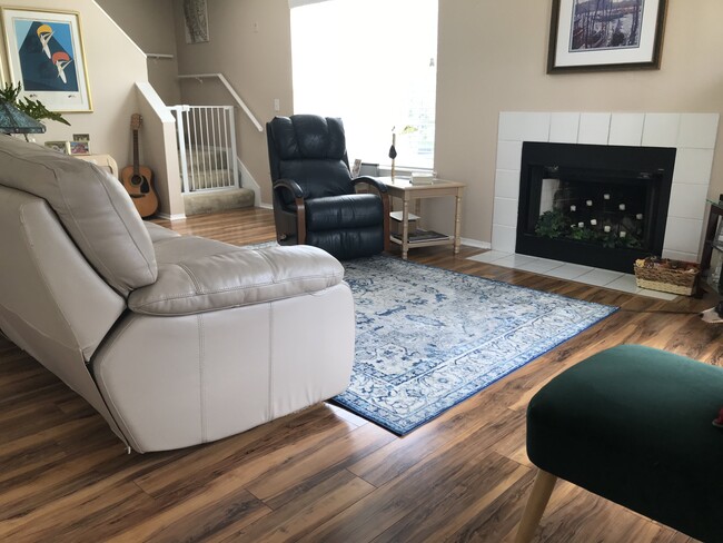 Living room w/ recliners - 850 S Tamiami Trl