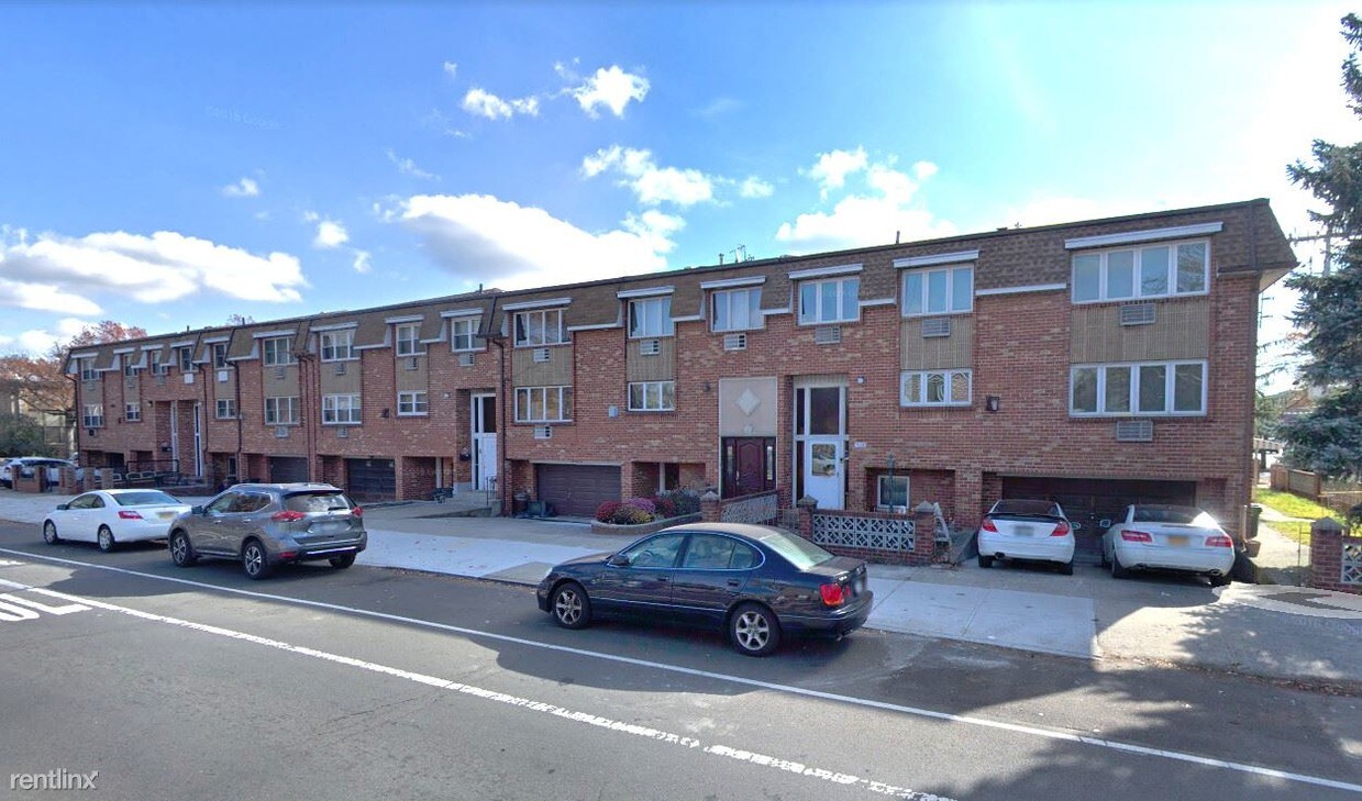 Primary Photo - 3 br, 2.5 bath Duplex - 7006 Eliot Ave 1