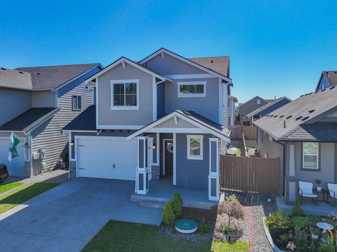 Foto principal - Beautiful 4 bedroom home