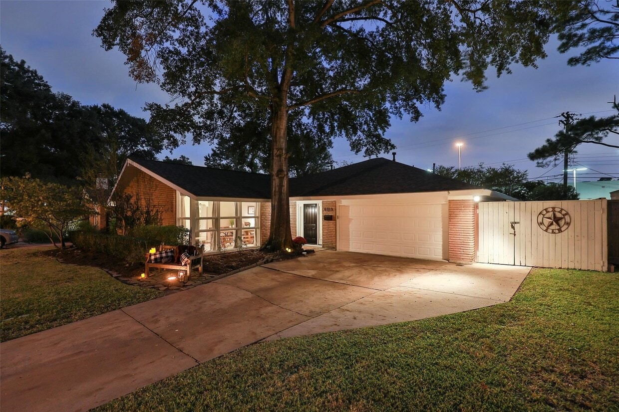 Foto principal - 6915 Shavelson St