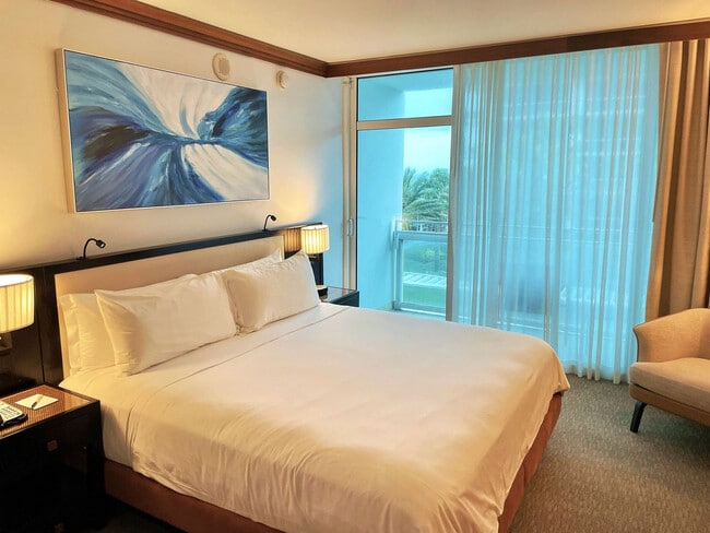 Foto del edificio - 6801 Collins Ave