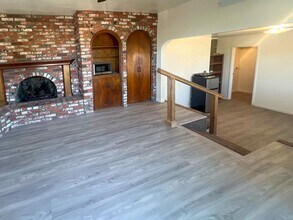 Building Photo - 1409 W Guava Ave