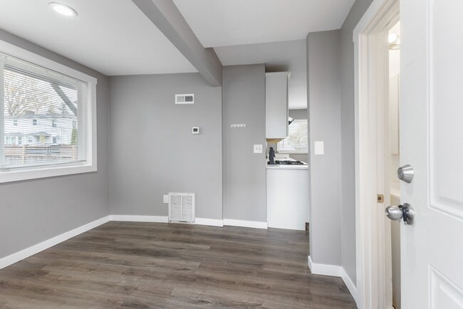 Building Photo - Modern 2-Bed Apartment in Heart of Tacoma