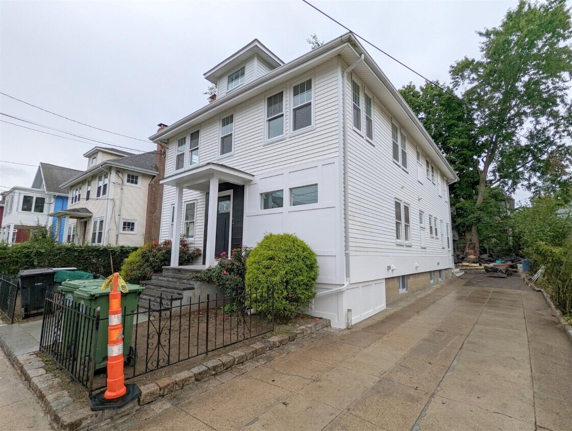 32 Brimmer St Unit 1, Watertown, MA 02472 Apartments in Watertown, MA