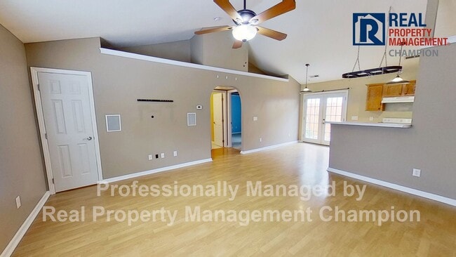 Building Photo - 811 Grathwol Dr