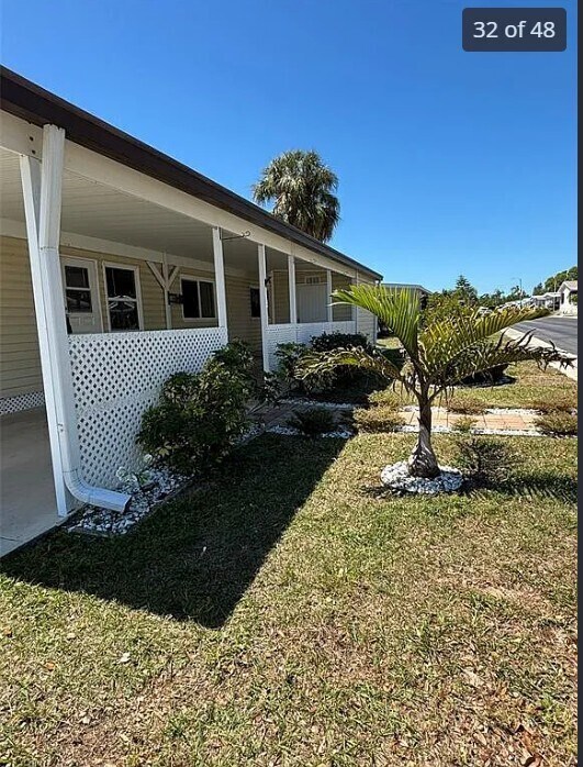 Primary Photo - Home For Rent in Palm Hill!