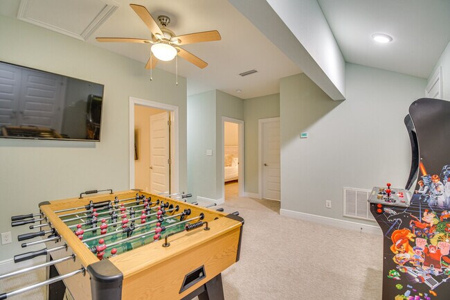 Building Photo - 13941 Del Rio Dr