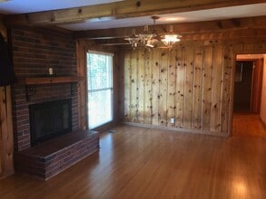 Building Photo - 102 Medearis Dr